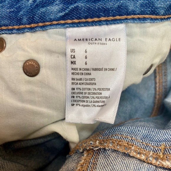 American Eagle Outfitters - 90's Boyfriend Short - Heavily Distressed Size 6 - Picture 5 of 6